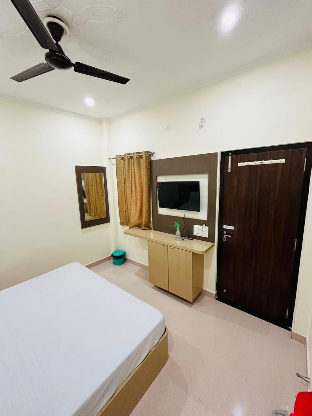River View Paying Guest House バラナシ 部屋 写真